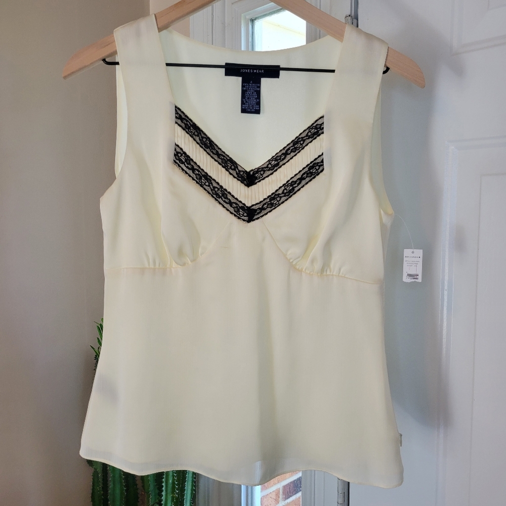 NWT Jones Wear White V-Neck Lace Front Sleeveless‎ Buisness Wear Top Y2K Size 4